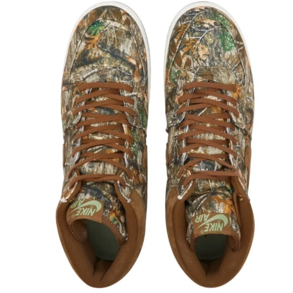 Men’s Jordan ‘real tree’ Air Ship